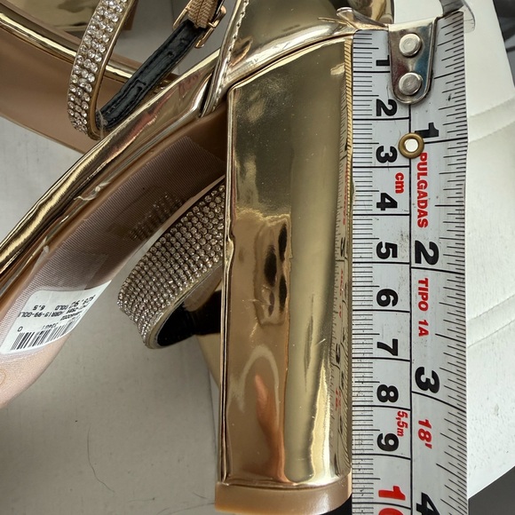 Windsor Gold Rhinestone Block Heel Sandals Size 6.5 NWT Glam Ankle Strap Heels - Picture 8 of 10